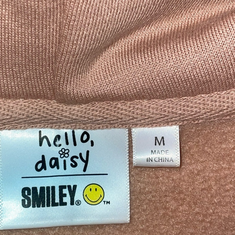 HELLO DAISY" and "HAPPY MIND" text and a smiley face graphic - Picture 5 of 6